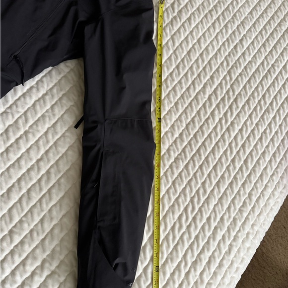 The North Face Women's Black Ski Jacket - Picture 12 of 14